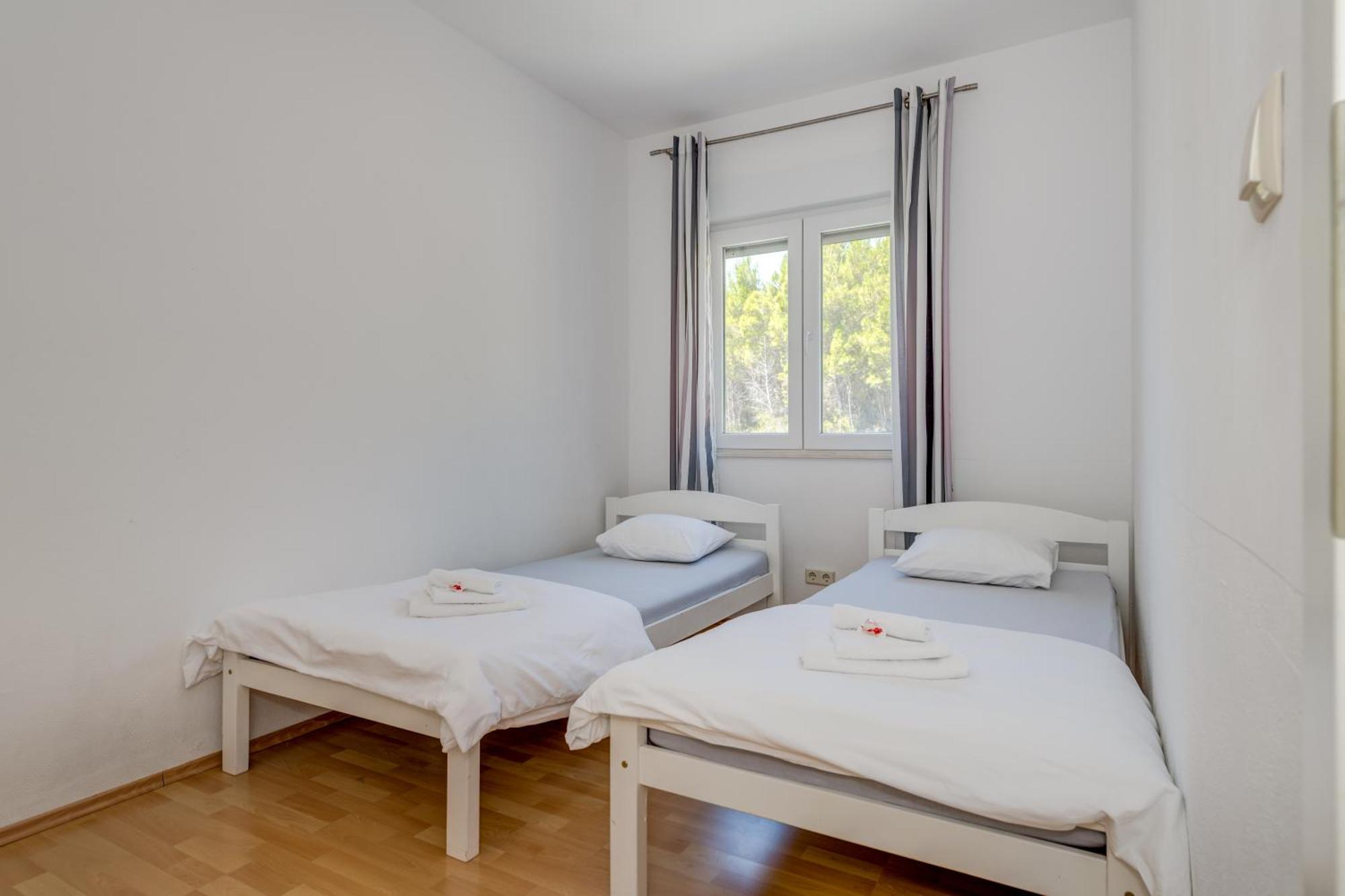 פודסטראנה Apartments Cala מראה חיצוני תמונה