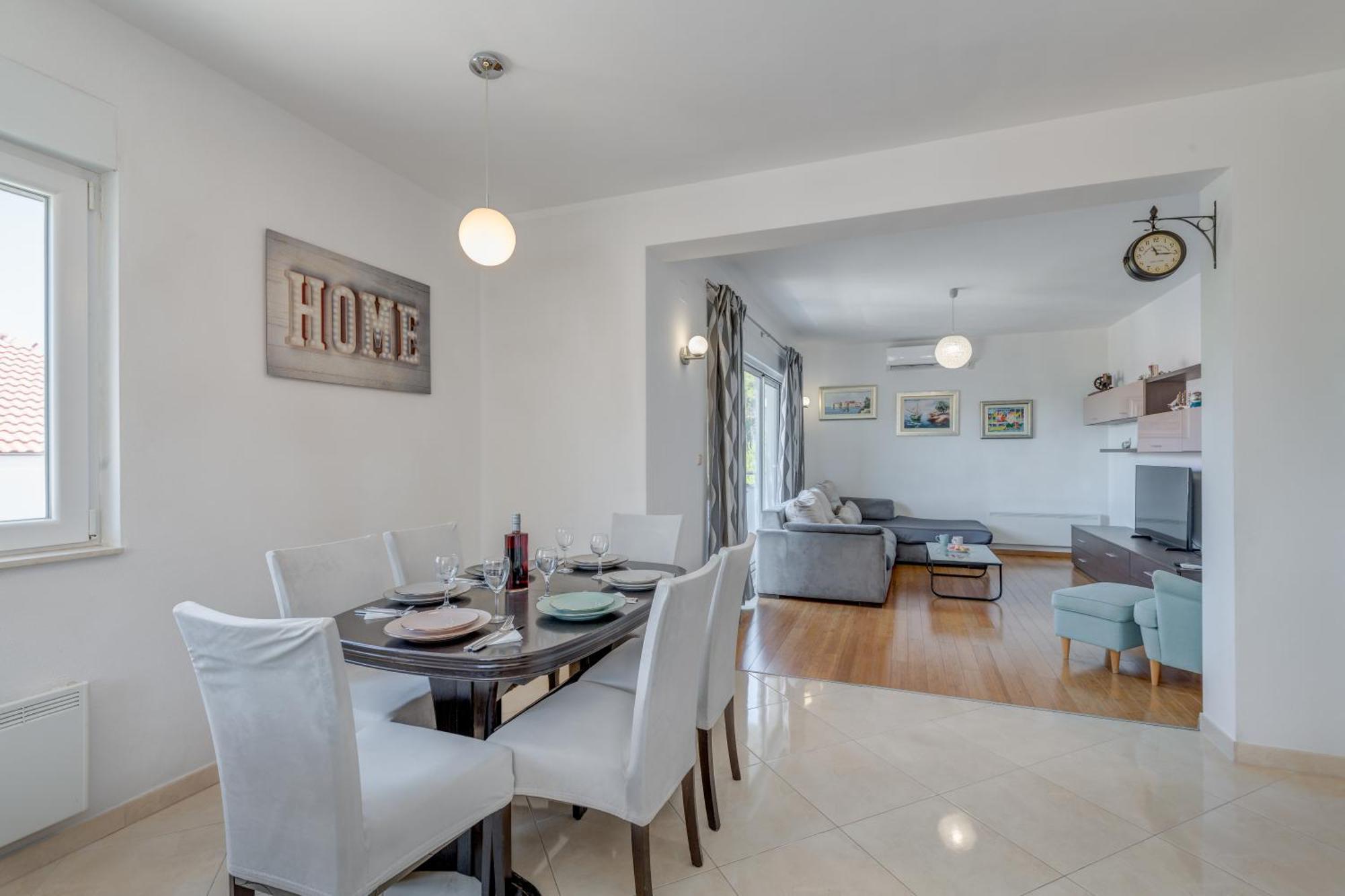פודסטראנה Apartments Cala מראה חיצוני תמונה